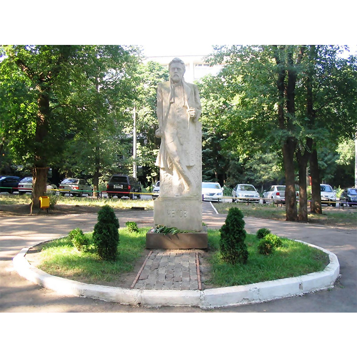 Самара. Памятник в Чеховском сквере