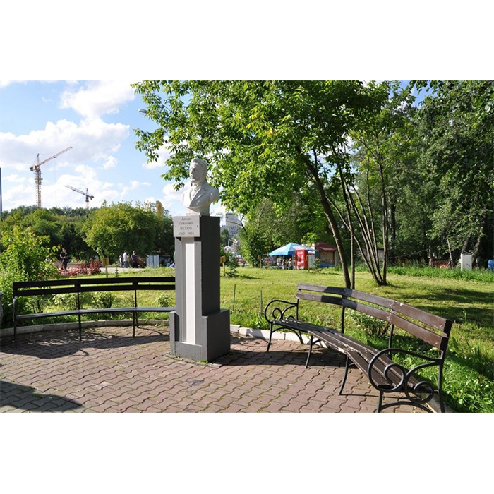 Памятник А. П. Чехову в Екатеринбурге