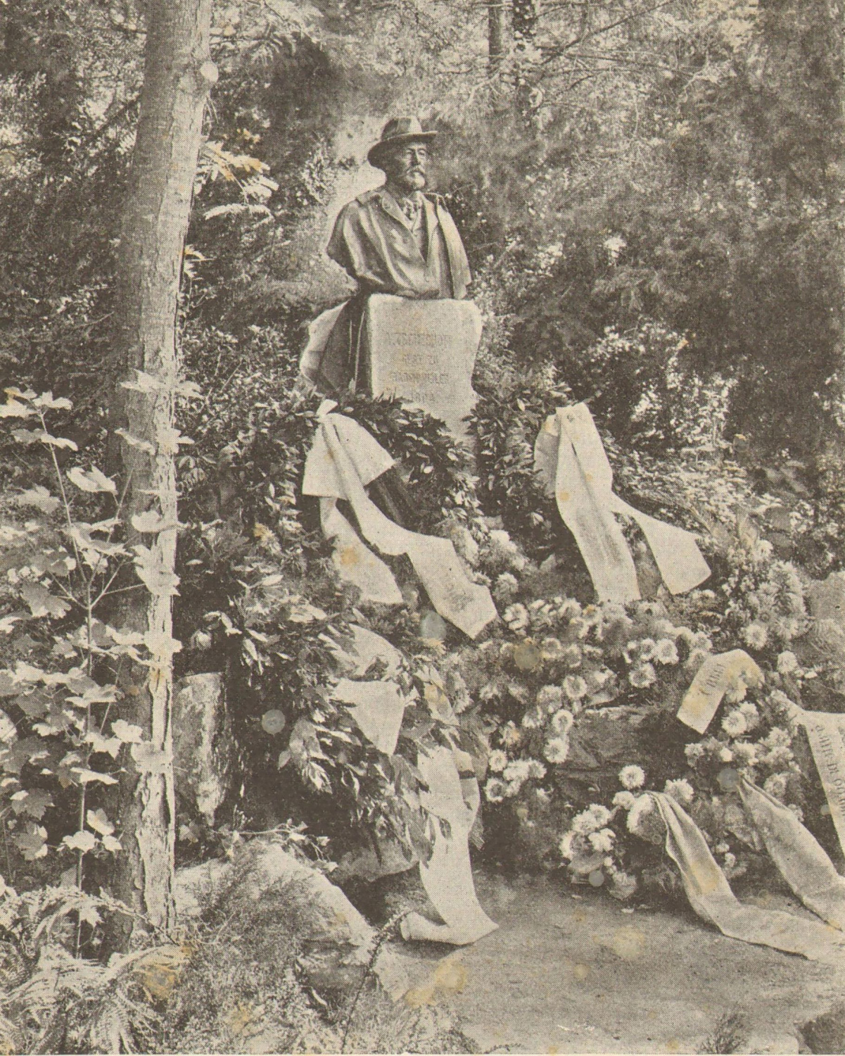 Баденвейлер. Памятник А. П. Чехову работы Н. фон Шлейфера.  Фотография 1908 г.