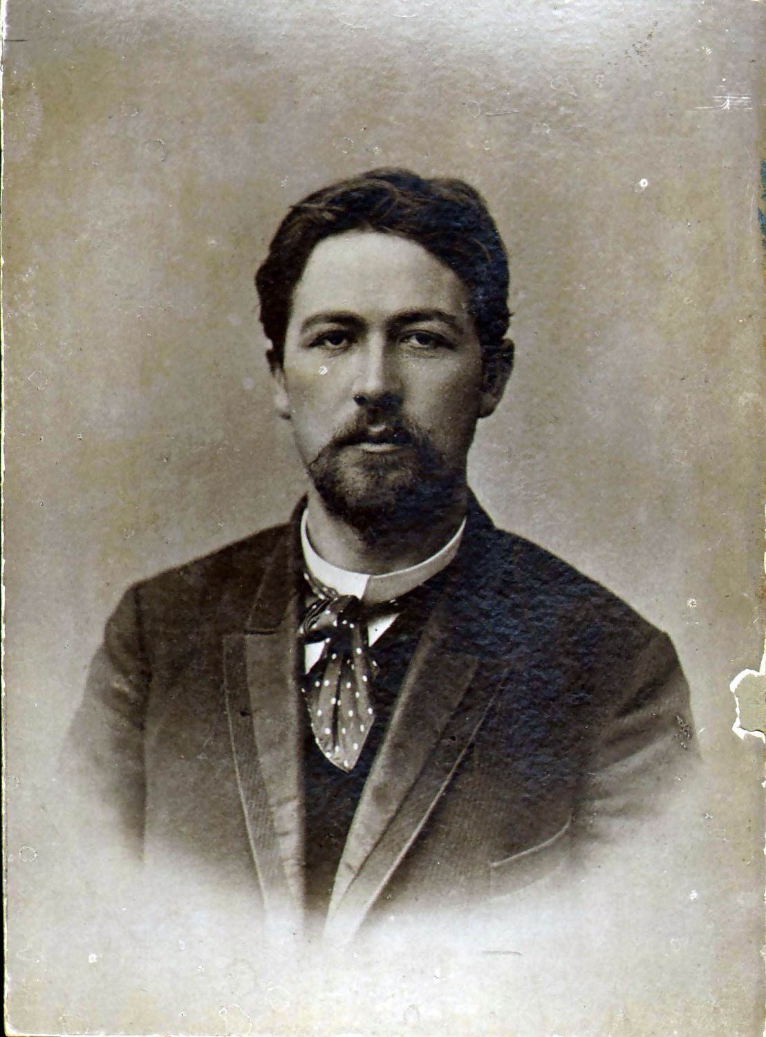 1893 г. А. П. Чехов. Москва. Фото А. Асикритова