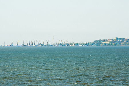 Таганрогский морской порт. Вид с моря. Фотография 2000-х гг.